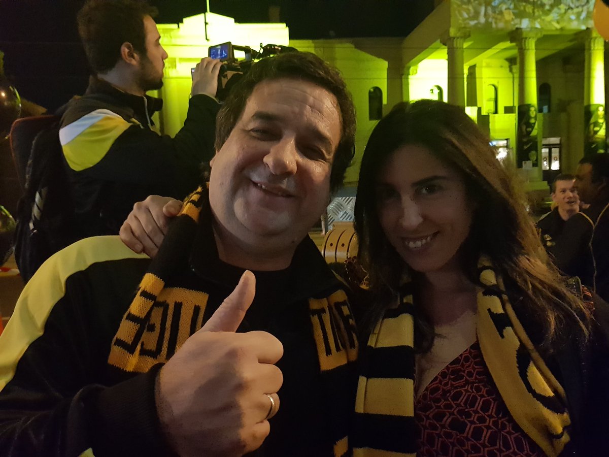 aframepics's tweet photo. Well done @BridgeRdMelb @YarraCouncil for our Tiger lightup of the townhall a great turnout @Richmond_FC @brendongale25 @peggy_haines https://t.co/MZeYXcz5Tp