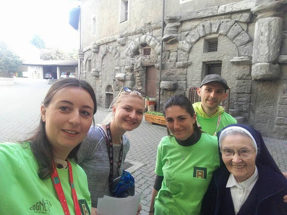 aostawelcome's tweet photo. È proprio vero che #aostawelcome apre tutte le porte... #anfiteatro di Augusta Praetoria per la #mezzaosta #aosta #aostavalley #culturevda https://t.co/QAX2YLfDPt