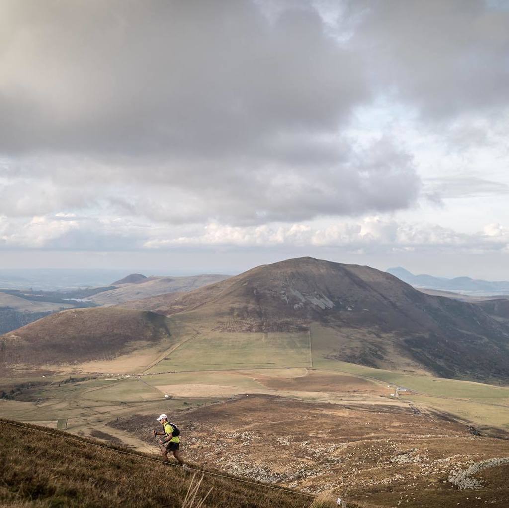 davidgonthier's tweet photo. Somewhere between Puy de Dôme and Sancy...
.
.
.
#trail #traildusancy #trailrunning #myauvergne #runner #sancypuydedome #puydelangle #rocde… https://t.co/iSqibTAyrI