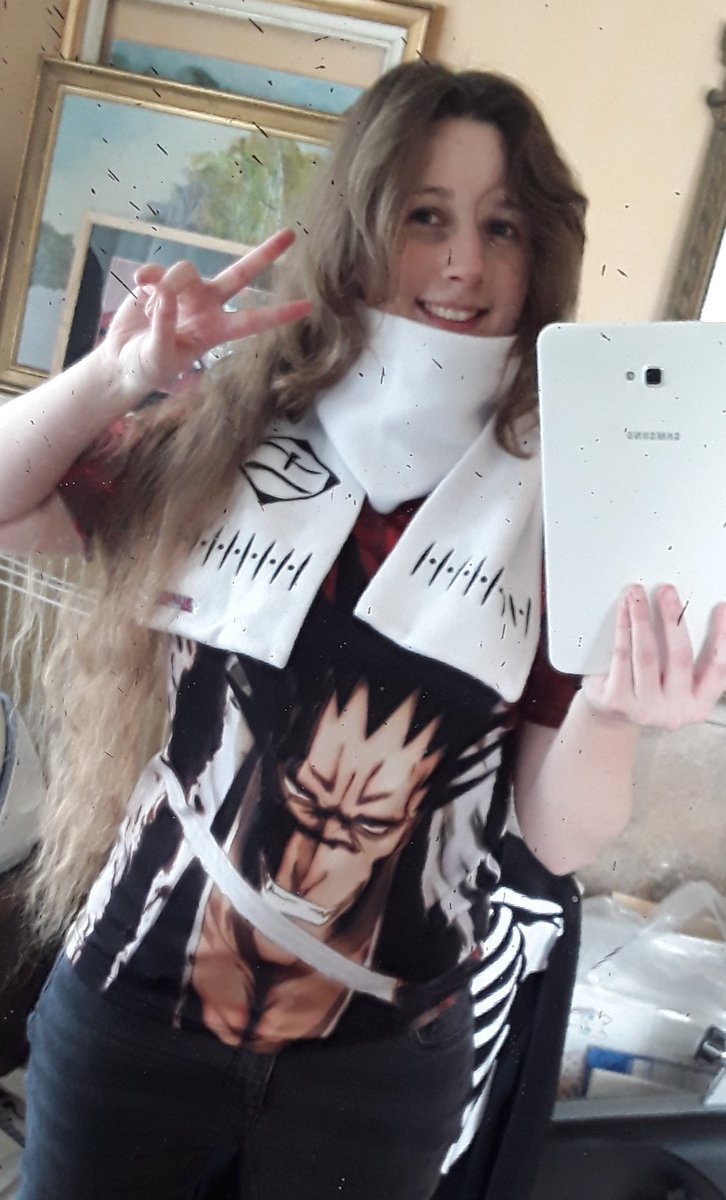 MiharuSokushi's tweet photo. New scarf ! yeay 😍 #kenpachi #bleach #11thdivision https://t.co/xoqaUvG3l2
