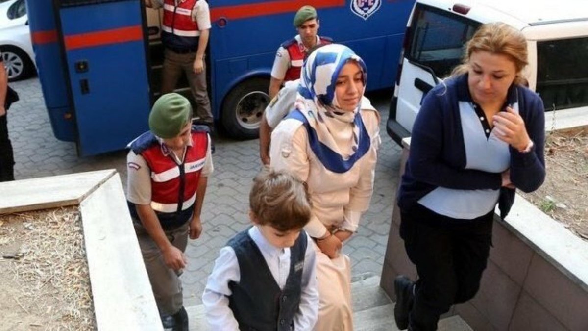 Bunlar zulümdür. Görüp de görmemiş gibi yapan herkes zalimdir.