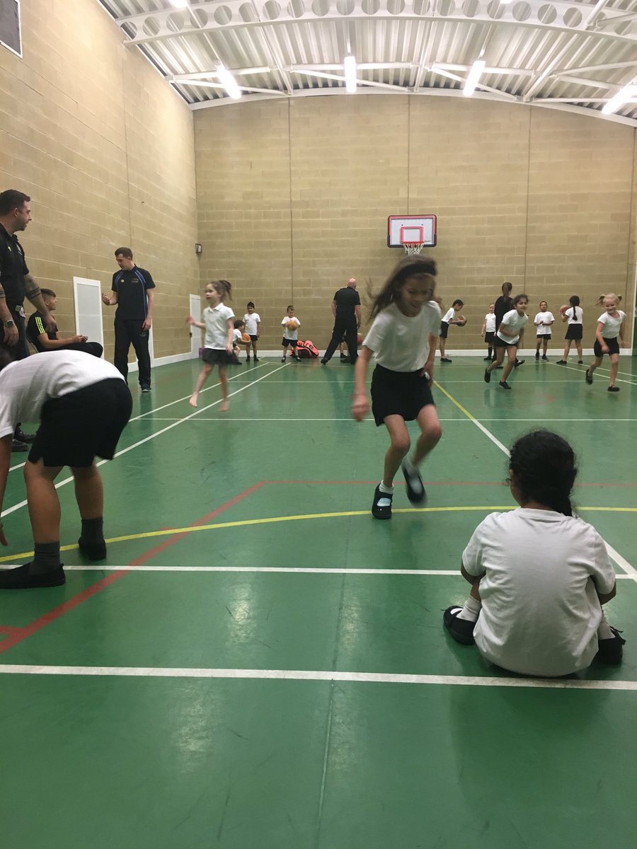 OldburyCAN's tweet photo. Celebrating #NationalFitnessDay with the support of @OldburyWMP @Oldburyfire @fitforsportuk @sandwellcouncil @Year5Lwoods https://t.co/yM1JV79aIP