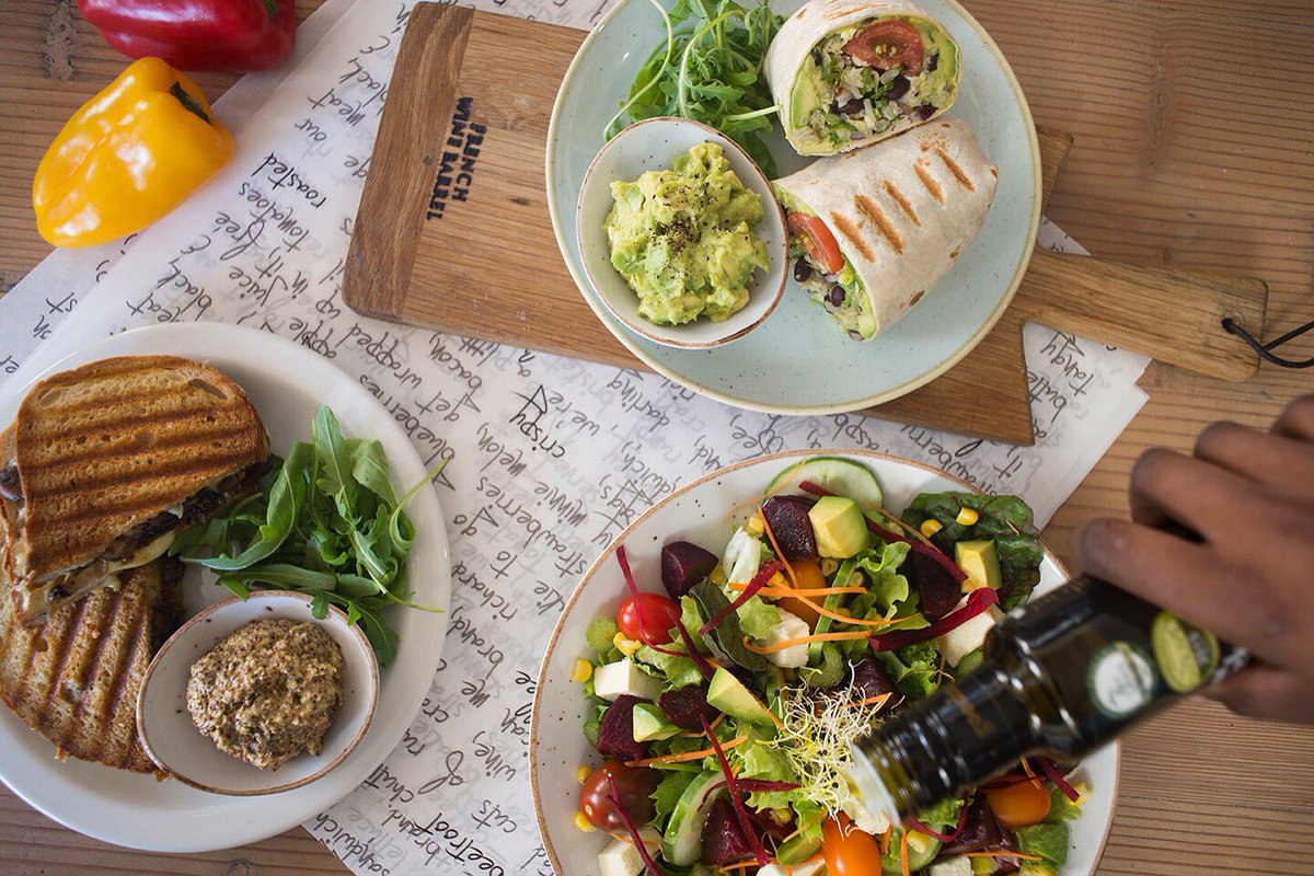 PulpKitchenSA's tweet photo. Lunch anybody? #pulpgoodness #swingby #lunchtime #comeandgetit #youknowyouwantto 😉 https://t.co/aVqqqCVPFn