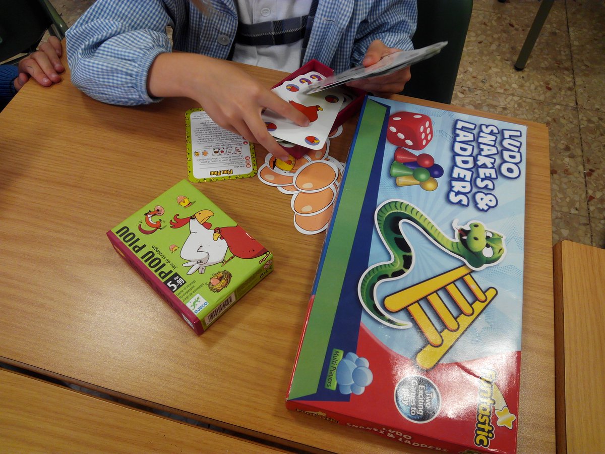 primeroysegundo's tweet photo. Día de fiesta, de recordar a San Vicente. Limonada y juegos para terminar la mañana.
#sanvicente2017
@SagradoCMadrid https://t.co/afx45XkNF2