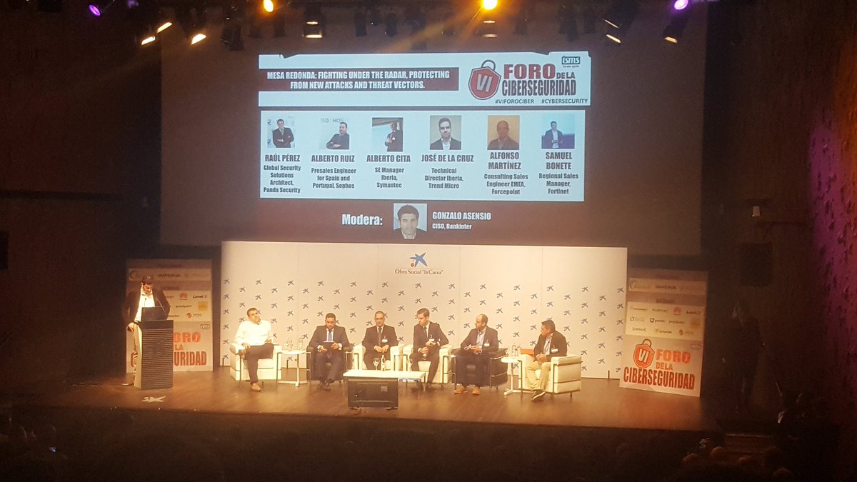 el3azzi's tweet image. El debate sobre el uso del #DeepMachineLearning y el #ArtificialIntelligence en la jornada del @ISMSForumSpain #VIFOROCIBER #cybersecurity