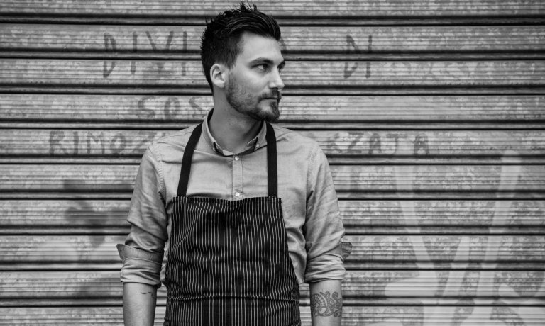 identitagolose's tweet photo. Il gusto di essere Essenziale. A Firenze Simone Cipriani offre una cucina senza fronzoli che reinventa la tradizione https://t.co/EKICxj7SiC https://t.co/CdJEgzWOVu
