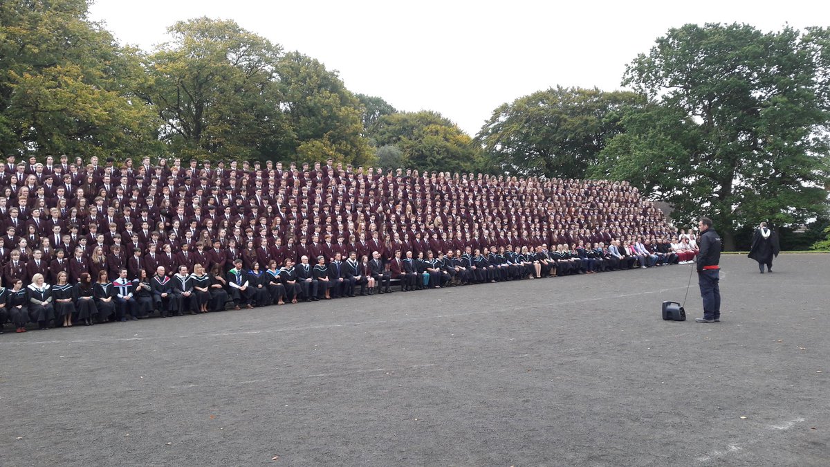 MichaelTempest8's tweet photo. Great morning @FoyleCollege for their last school photo in Duncreggan, thanks for all your smiles! @FCFPA @HTempestPhoto #almamater https://t.co/C1drJSSEm8