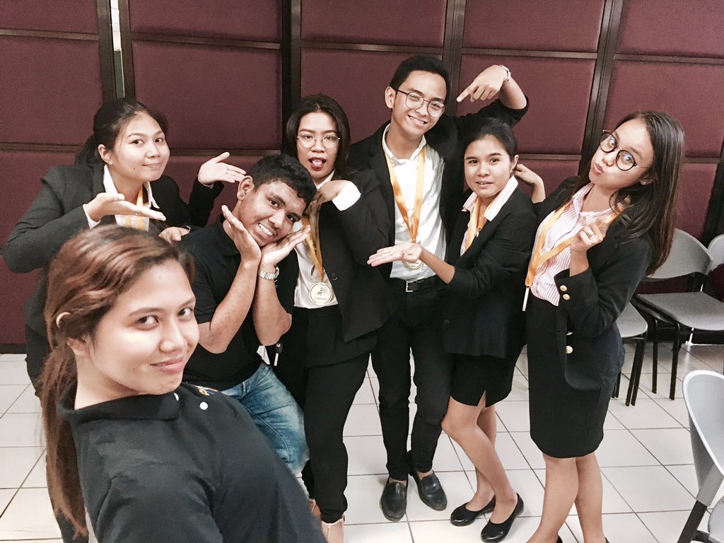 _mikeignacio's tweet photo. Team Burton with @Badjethcat and @peachmicahpie. #SWAPbyJPMAP #Article285 #AlfredoPascual https://t.co/l0PLkuOioF