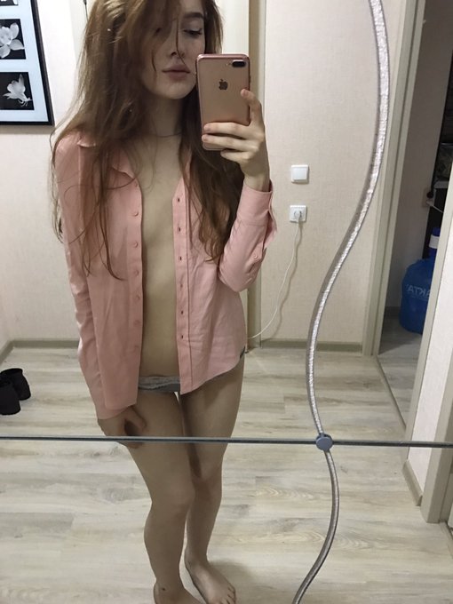 Btw here's a pic of me after classes and some office things 😏 https://t.co/5OX3vilhNU<a href="/tag/onmfc"class="tags"><span>#onmfc</span></a>