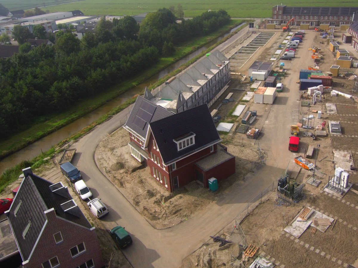 Bekijk hier 23 <a href="/BoltonalaCarte/">Bolton à la Carte</a> woningen ' VinkeVeld' te #Vinkeveen vanuit de lucht. Deze week gaan we de eerste woningen opleveren.