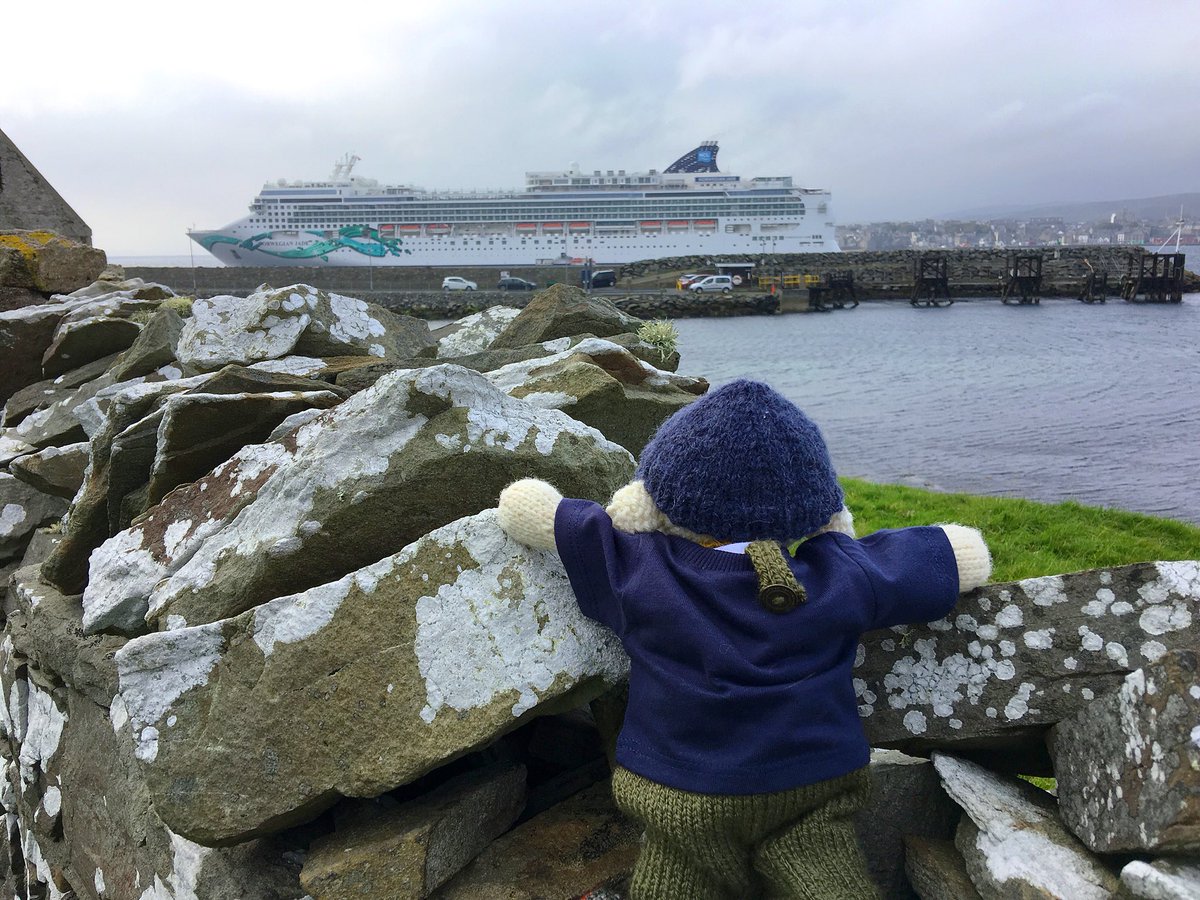 Hiyi - the final cruisers to visit Shetland in ‘17 <a href="/CruiseNorwegian/">Norwegian Cruise Line</a> Jade🐾❤️🚢 The weather’s  been mean to you but glad you’re back next year🐾