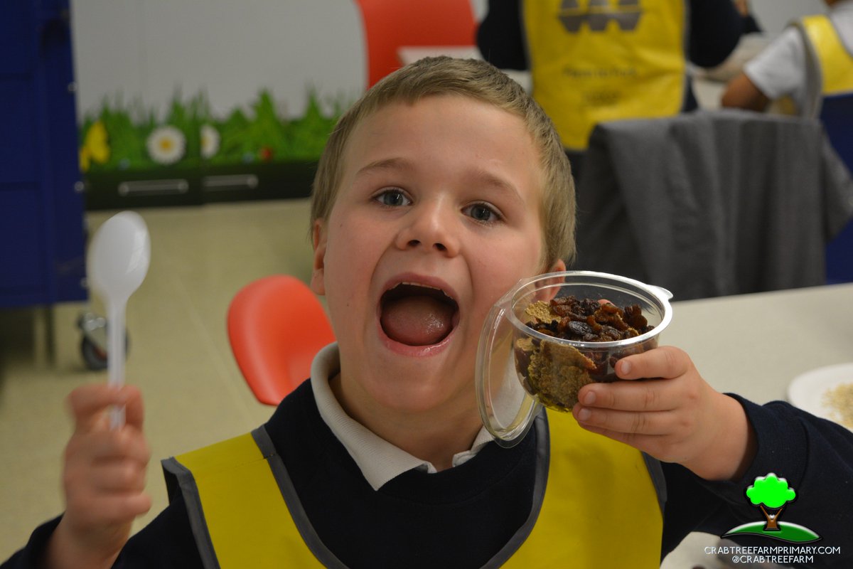 crabtreefarm's tweet photo. For the last 2 days we have been visiting @TescoBulwell to take part in their #FarmtoFork project.  Class 5 enjoyed their visit yesterday. https://t.co/FHQEZWgoTB