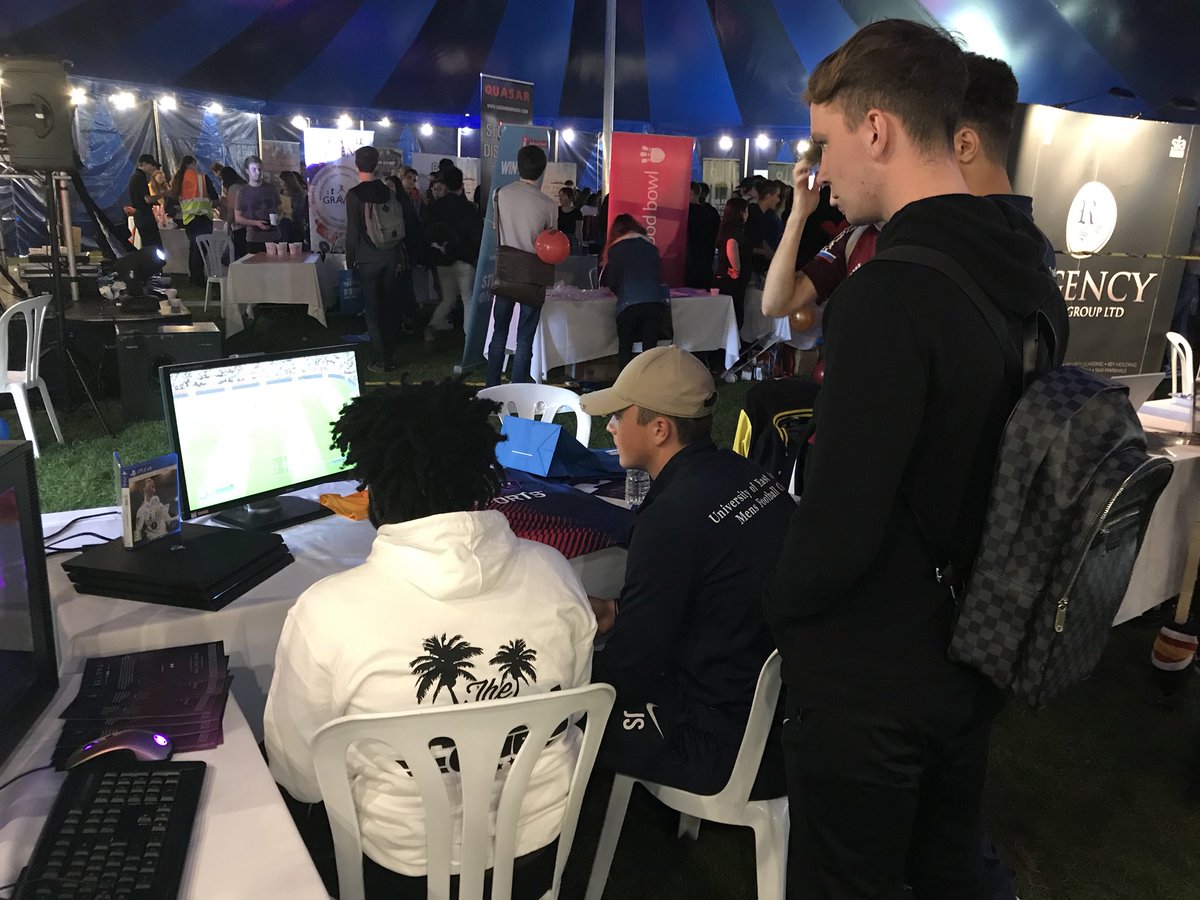 BelongNorwich's tweet image. Even more #fifa18 going on at #UEAFreshers!!