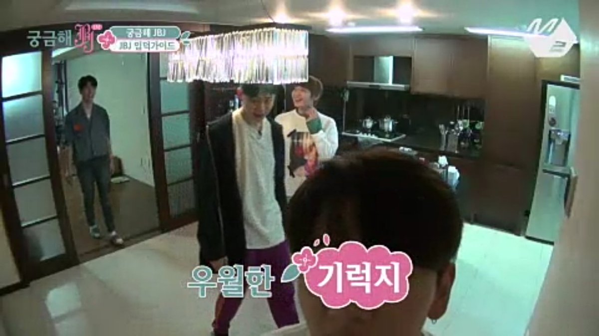 hyunbinarchive's tweet image. Please watch Hyunbinie well~!
#GodModel #Husky_Voice #CoolGuy

A superior high and cool proportioned figure

Golden proportion