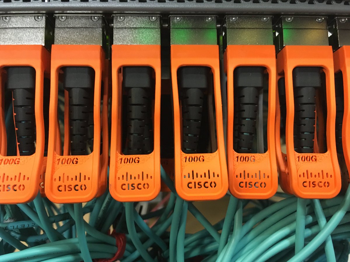 arobotti's tweet image. Industry&apos;s most dense line card - last week, full load across 36 100GB ports at #CPOC London! #SnakeTest #DontTryThisAtHome #POVServices