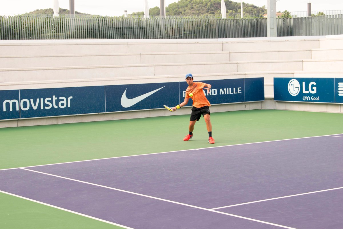 rnadalacademy's tweet image. Our #AnnualProgram player Pedro Vives practicing with @RafaelNadal at #RafaNadalAcademybyMovistar Personalized training with the very best!!