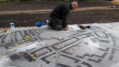 Oude vesting Harderwijk zichtbaar in bijzondere watertafel: De oude vesting Harderwijk is zichtbaar geworden in de… dlvr.it/PqmxHB