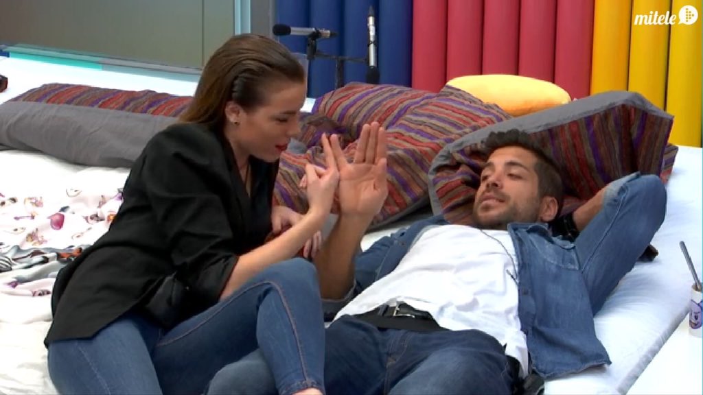 JudithD78's tweet photo. Siempre con vosotros!!!!😘😘 @MeritxellGH_17 @AlainRocbenSS11 a tope con #SinFrenos @SecretStory_TF1 💪🏽🔝❤️ #Merilain 🐾🗼🎢 https://t.co/SR9MUrYkp3