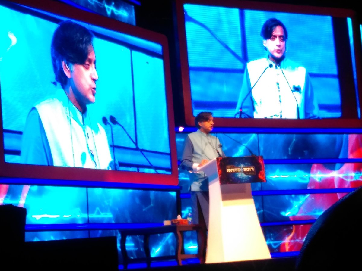 agarw_nik's tweet photo. Humbled by great leaders @EdmondMesrobian
@Tesco_Bengaluru #TescoTechDay #Tesco @ShashiTharoor https://t.co/8d6nABMgu4