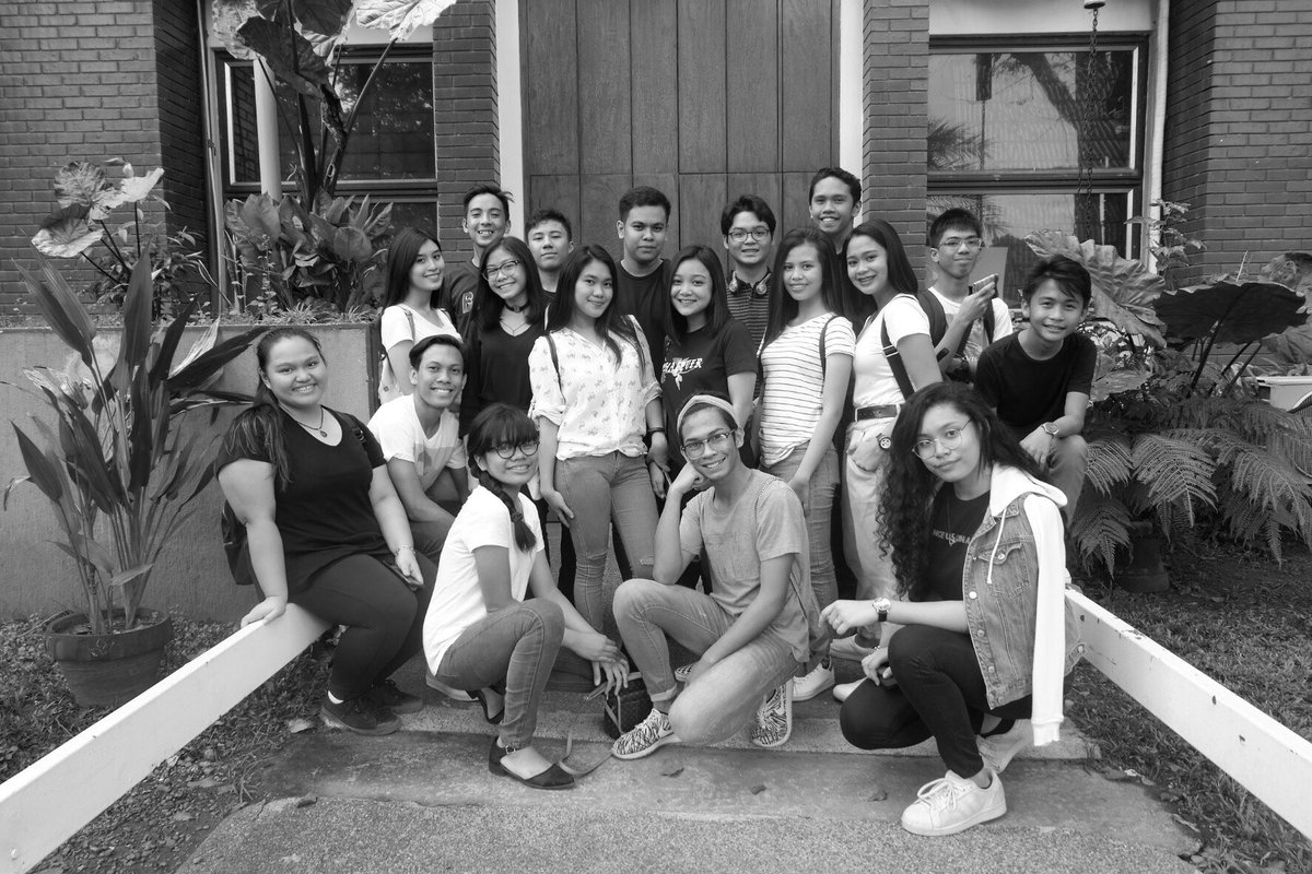 CollinSunga's tweet image. I always love it when we’re color-coordinated #OCproblems