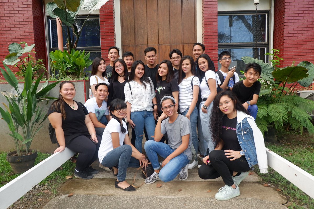 CollinSunga's tweet image. I always love it when we’re color-coordinated #OCproblems