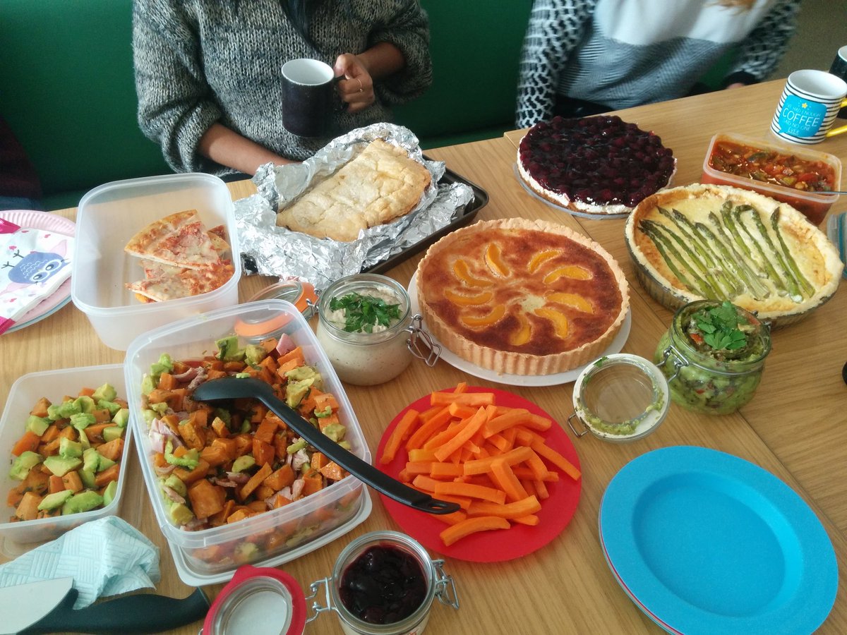 TAT_lab's tweet photo. @TAT_lab know how to lunch! I hear they also have jobs going 😉 https://t.co/6zcIYB4V71 @Isa_ESR3 @kellymayfrain @DaphneMermans https://t.co/CDB3LSAhx8