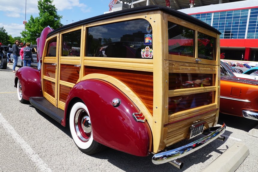 eclassicautos's tweet photo. Time to wake up and smell the Wednesday Woodie. 1940 #Ford wagon. https://t.co/syXE6QBuU2