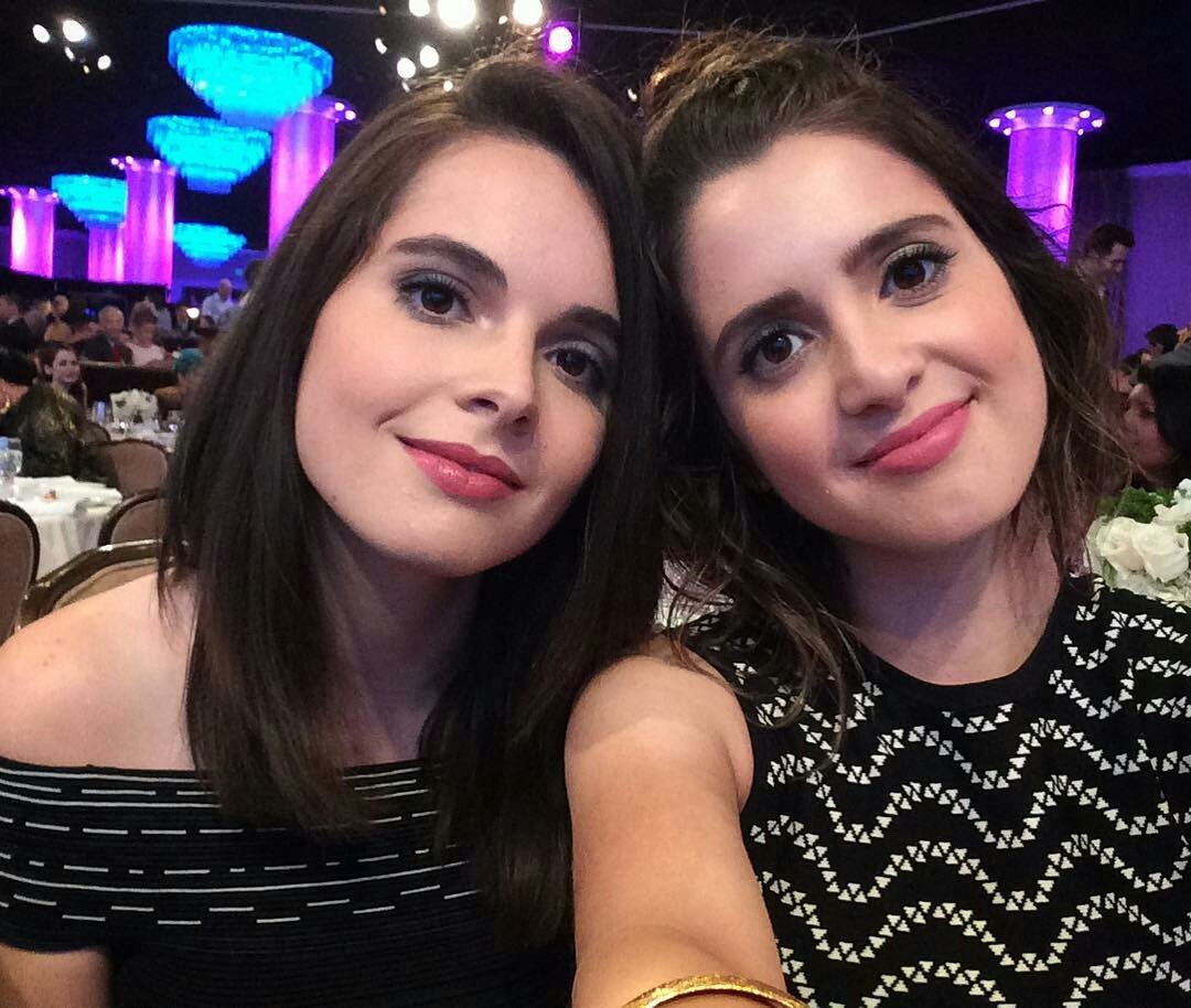 baeksb0w's tweet photo. Streamy Awards  [pt. 1] 🌻 #vanessamarano #lauramarano #lauratics #maranatics #maranosisters #savingzoemovie #savingzoe #streamyawards https://t.co/OcpPJbTu1o
