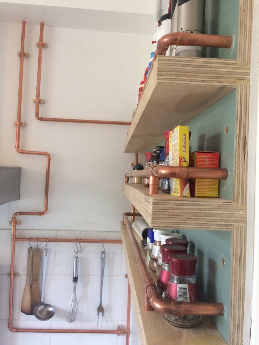 ByEssay's tweet photo. Afgelopen maand dit keuken project afgerond ! Trots op het resultaat! #doityourself #diy #kitchen #keuken #kruidenrek #hout #koken https://t.co/2yut4zDttY
