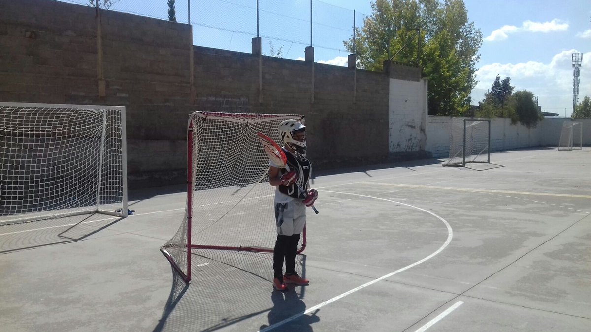 fecsfc's tweet photo. Disfrutando  del taller, gracias por vuestra colaboración @cuencalacrosse
#deporteescolar
#deporteessalud https://t.co/d5woJfUO9F