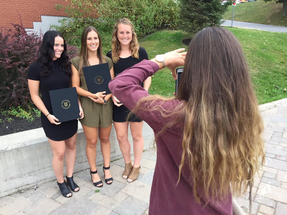 UNBAthletics's tweet photo. Congratulations to the 95 student-athletes named 2016-17 @USPORTSca Academic All-Canadians today. 44% of @VarsityReds! #IamVRed https://t.co/TPmFddBrRW