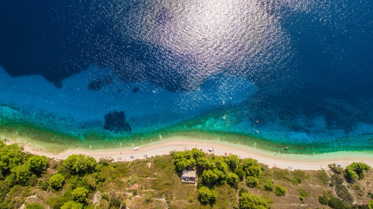 VisitIgrane's tweet photo. sunny day in Igrane #beach #igrane #visitigrane #dalmatia #nature #naturist https://t.co/QQvQRGdnPj