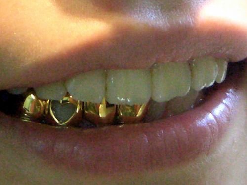 mouthpisegrillz's tweet photo. #goldplug #gold #jewelry #jewelrydesign #hiphop #musicislife #instagood #relationships #jewelrylover #jewelrymaking # #instafollow #grillz https://t.co/Bf4Y3qifWl