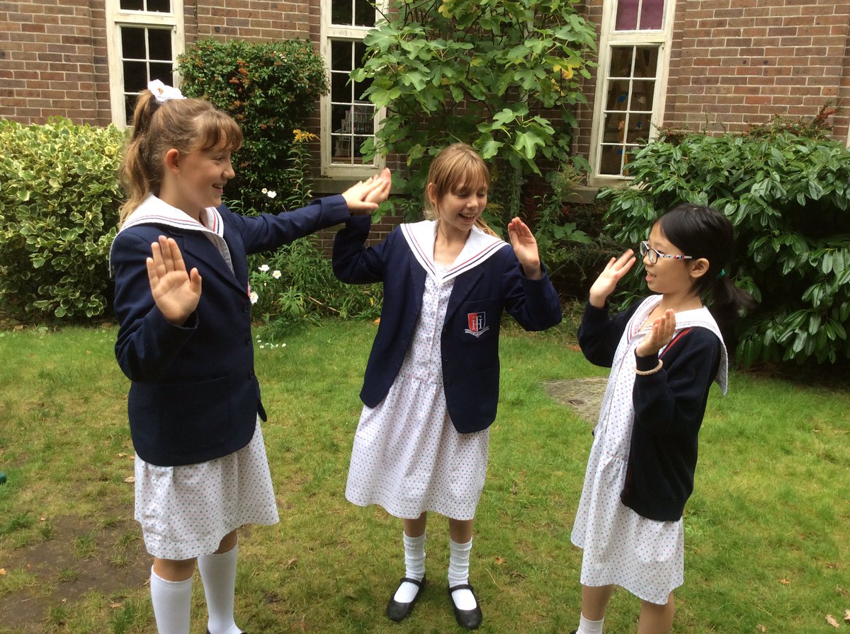 THSch_Junior's tweet photo. Year 5 enjoying lunch time! #thjunior #thy5 https://t.co/hpj5DPIZrz