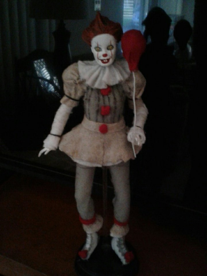 RockyTheVampire's tweet photo. Made my Barbie doll into Pennywise @jaedenlieberher @FinnSkata @FelloWyatt @ITMovieOfficial @Jgrazerofficial @JeremyRayTaylor #DIY #IT https://t.co/vITGxN1wIk