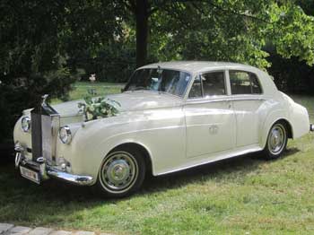 ClassicMotorSal's tweet photo. #Oldtimertreff #Wedding #Limousines #Hire #classiccarsforsale #WednesdayWisdom #WednesdayMotivation Read more: https://t.co/728EL5zPC0 https://t.co/SAyH8KFvuk