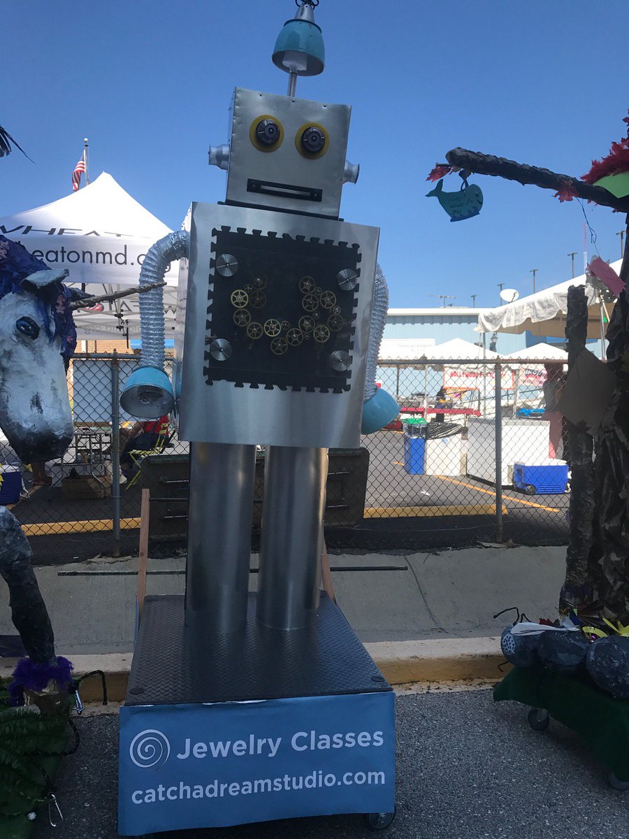 WheatonMD's tweet photo. Photos from the first annual Wheaton Arts Parade and Festival (@ArtsWheaton). "We're an arts-friendly town." #WheatonArts #WheatonMD https://t.co/r8XbnHlIZC