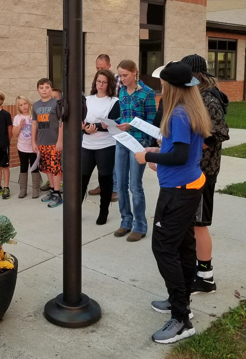 HnFca's tweet image. Thank you to our Seniors for leading us in song &amp;amp; prayer this morning. Thanks to all students, teachers, community members for sharing w/ us