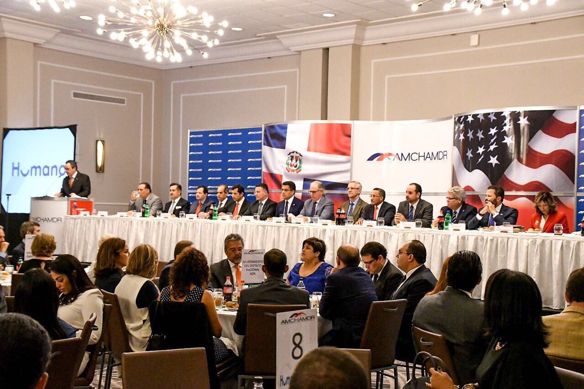 DavidColladoM's tweet photo. Gracias a @AMCHAMDR  por invitarme a disertar sobre "Un Nuevo Santo Domingo: el reto de todos" #AlmuerzoAMCHAMDR https://t.co/5NIRwTxCRH