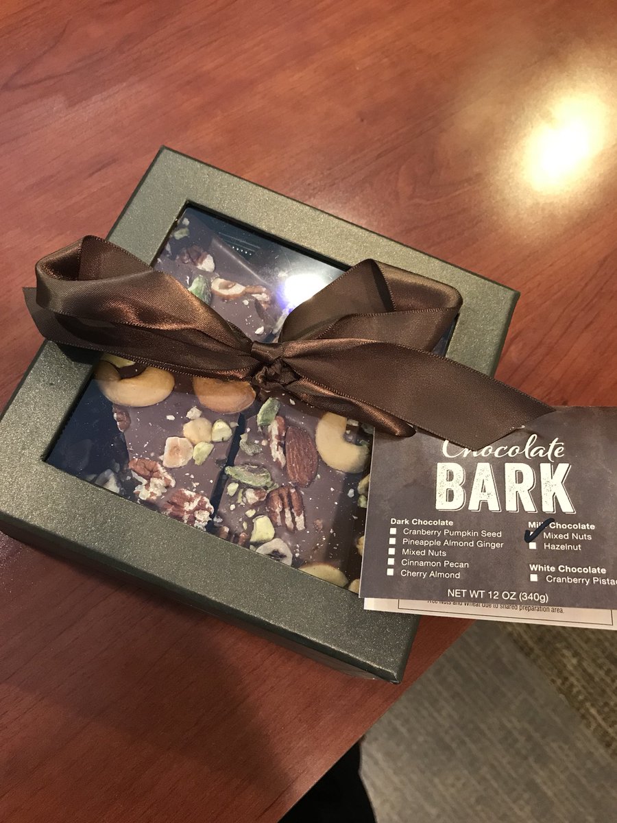 DI_DentalTeam's tweet photo. We love getting treats here and Dental Innovations 😋😋 #ThankYouDrWest #BestDentistEver #Philly #MontgomeryvillePA #treats #yummy https://t.co/sqWlz3sh1E