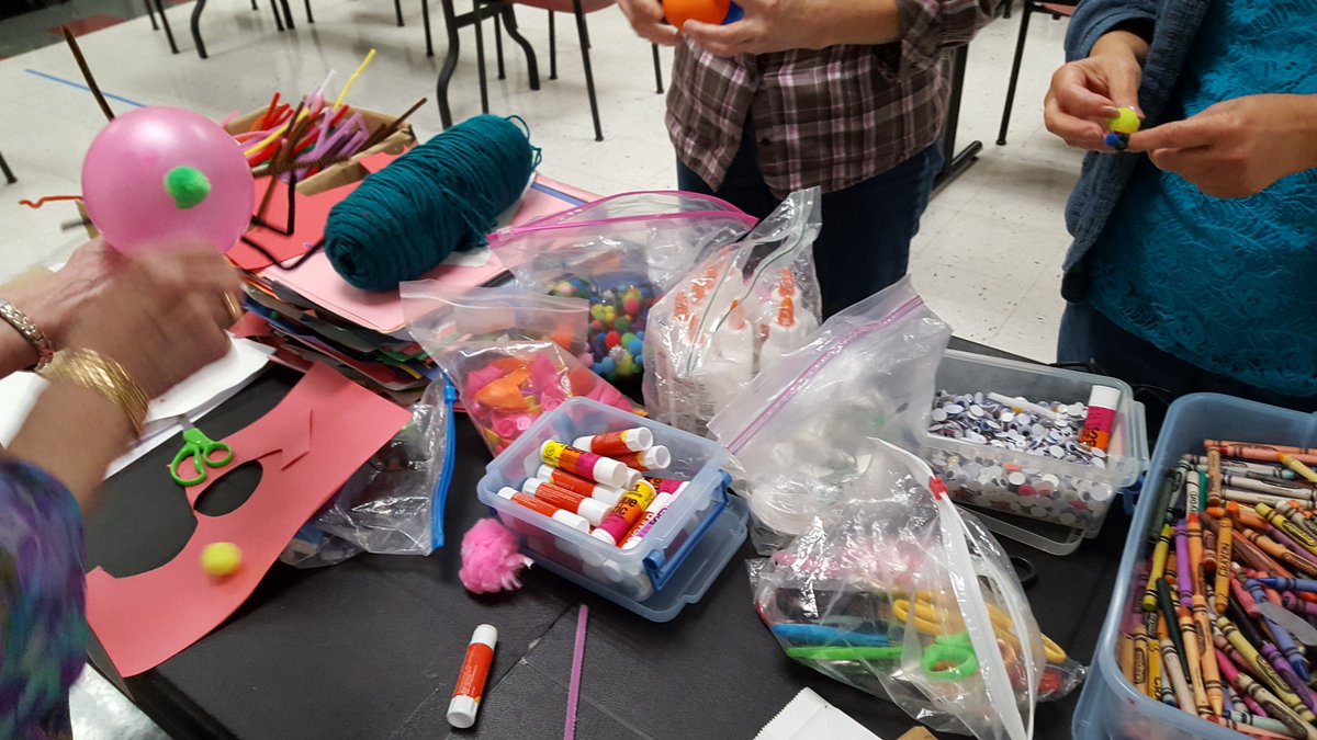 MCPL_Libraries's tweet photo. Amazing crafts! Our children's staff had training yesterday where they got to explore a bunch of new programming ideas! #DelightedMoCo https://t.co/xID2vmVElH