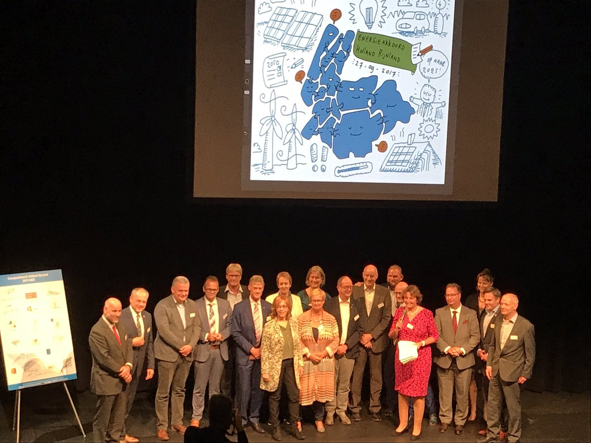 GeraldvanLeiden's tweet photo. Energieakkoord Holland Rijnland is vanavond getekend door alle gemeenten. Een mooie eerste stap! Op naar volledige reductie. https://t.co/tnnhs0Ie2p