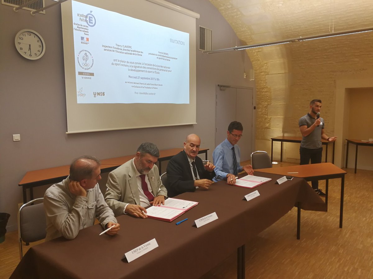 _iouns's tweet photo. #JNSS2017 Conventions génération olympique #DSDEN86 @unss86 #USEP86 #CDOS86 & comités sportifs signées au Rectorat @acpoitiers #Paris2024 https://t.co/PjgWnD208h