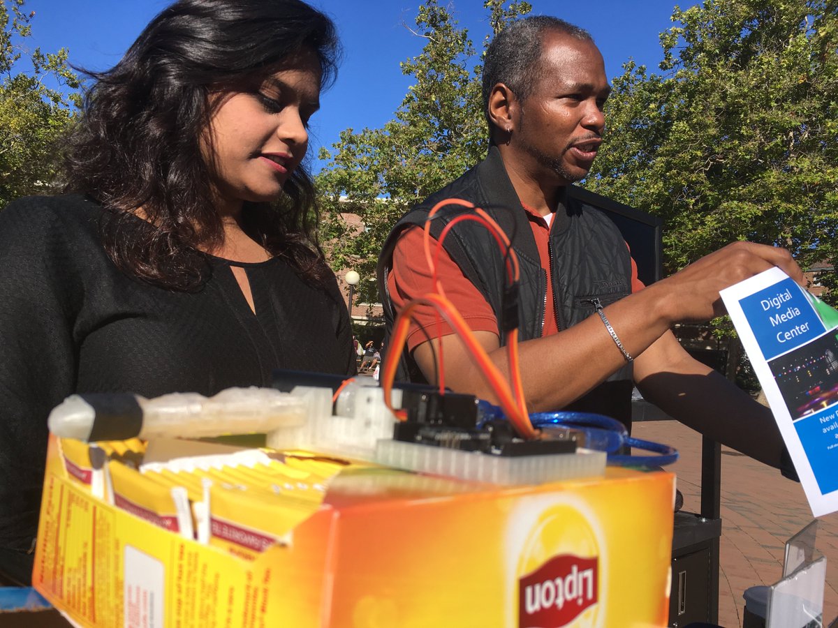 WWUTechCenter's tweet image. Welcome back #WWU! Missed us at Red Square yesterday? Sign ups for our new workshops on #robots, #photography, and #3d printing extended to today! And we have free coffee+cookies = come visit us! We are out next to @FisherFountain. #westerncares @wwu