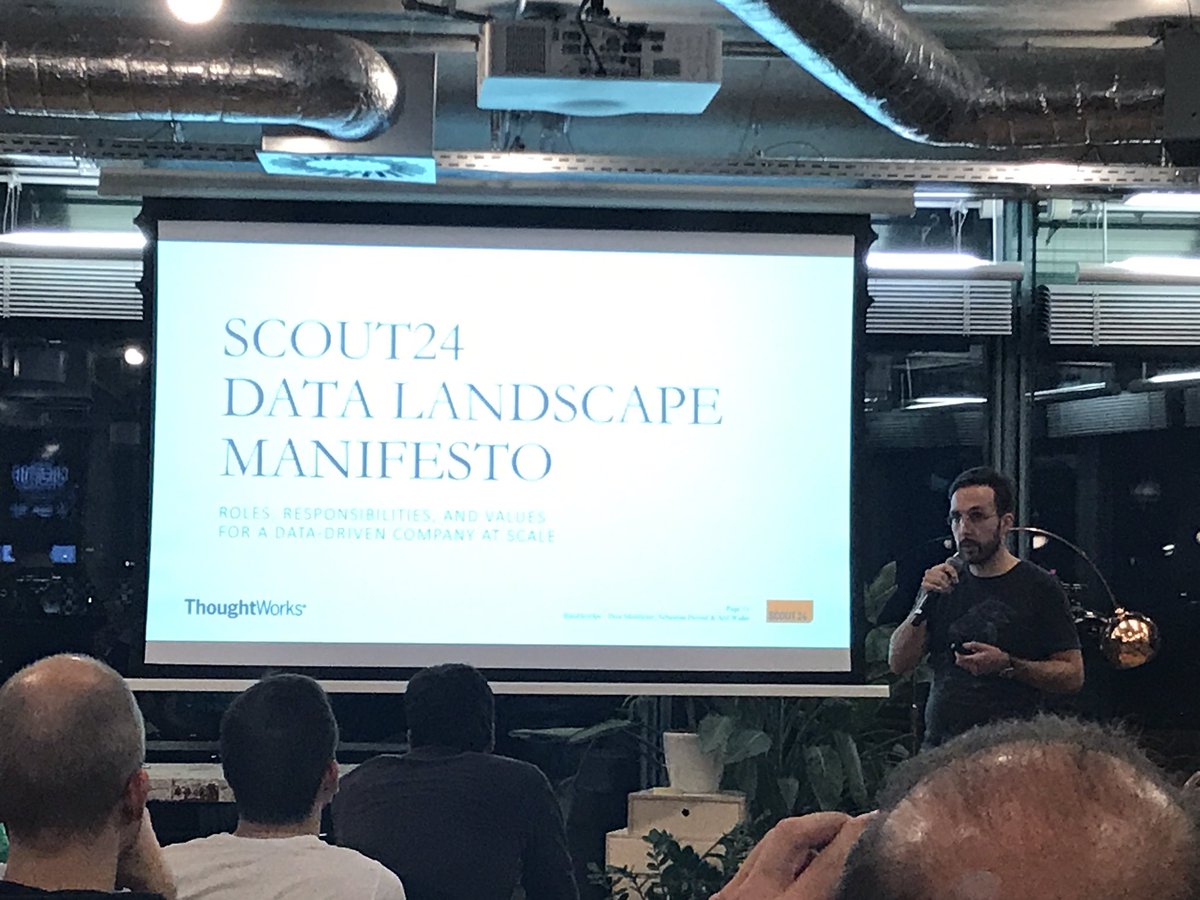 npohle's tweet image. Data Team from @Scout24Eng shares best practices for keeping data producers and data consumers in check. #datadevops #bigdatabeers @WeWork