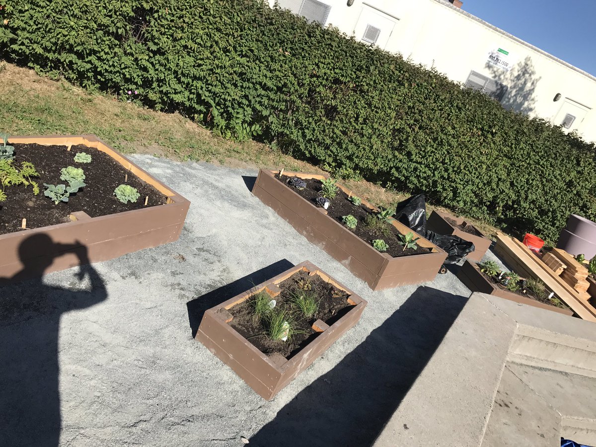 .#extrashotofgood underway with <a href="/CitySprouts/">CitySprouts</a>! Two school garden locations today with two tomm! 50 partners engaged! #tobeapartner