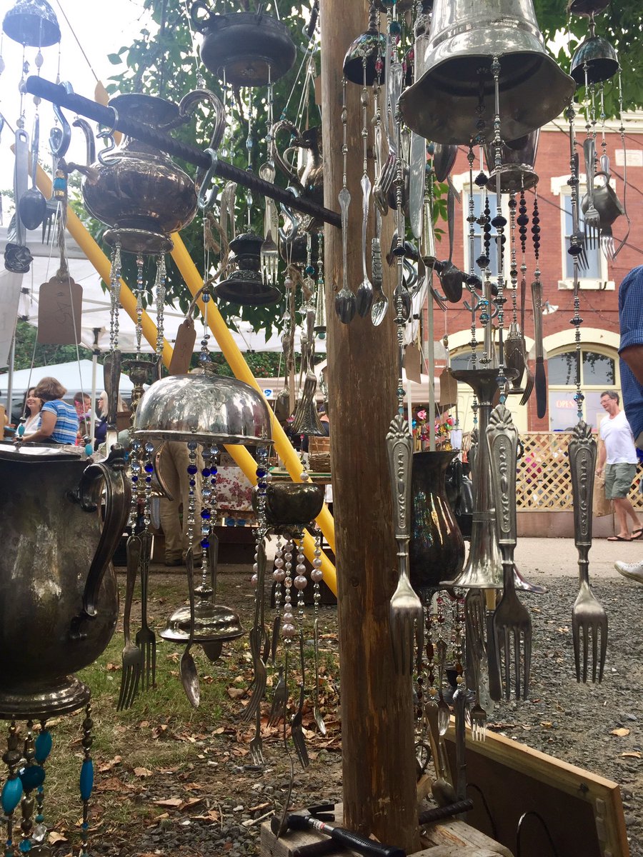 AnnaRoyalMarket's tweet photo. There are TWO! Yes just two markets left in the summer location. Join us Saturday, 8-1. #farmersmarket #buylocal https://t.co/mFdgB5Glj1