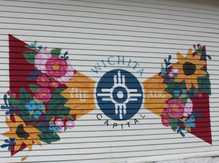 Loving this new mural by <a href="/elisabethowens/">Elisabeth Owens</a> at <a href="/EverydayBeaut/">Everyday Beaut</a> in Clifton Square. 
#ilovewichita, the <a href="/dddict/">DDD Wichita</a> and all our #localartists.