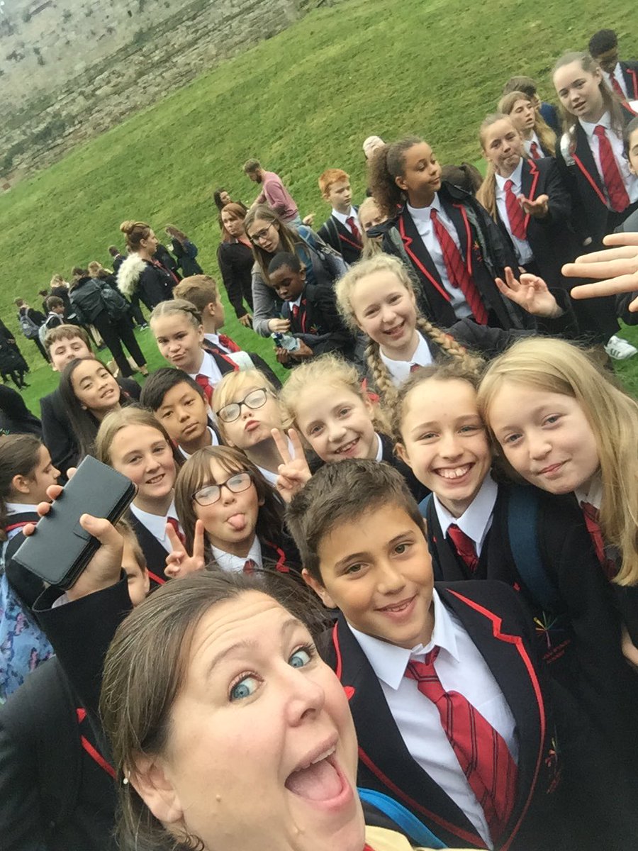 RealSkitt's tweet photo. We are coming home.....just leaving Castle now - a slight delay. Will update with times as we know more #7NLS #GSAWarwick17 https://t.co/EpGXXhDIKk