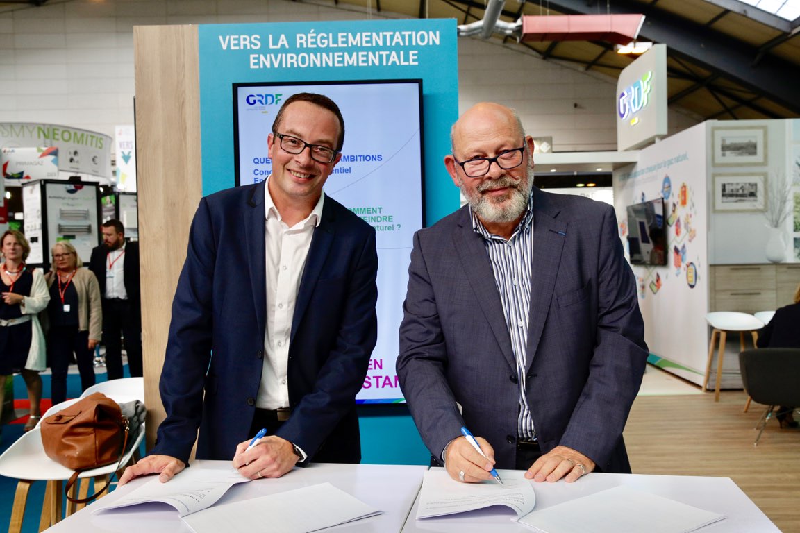 Signature d'une convention de partenariat entre GRDF et URH  Hauts de France au Congrès du logement social Strasbourg @grdf_nordouest <a href="/GRDF/">GRDF</a>